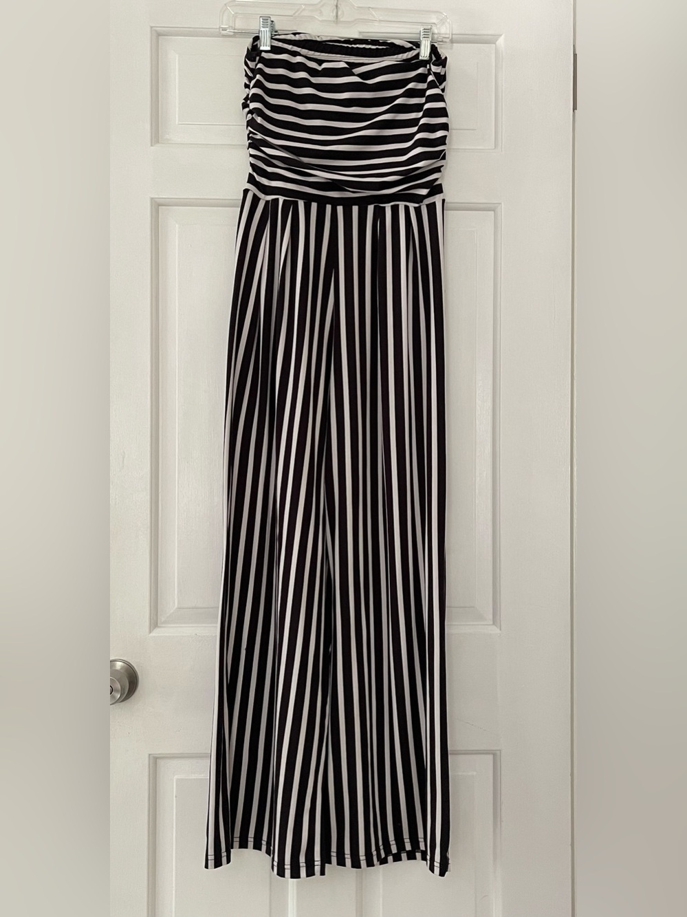 Black and White Striped Sleeveless Romper
Size M